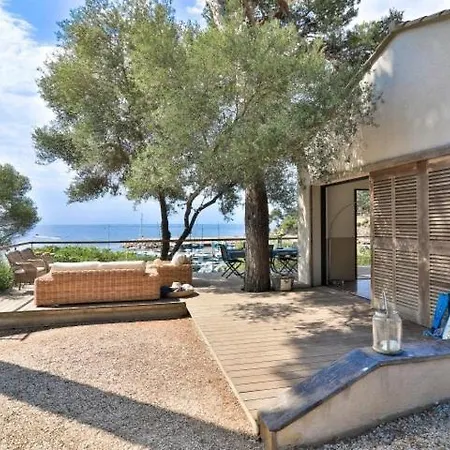 Dom wakacyjny Seaside With Tennis Courts *